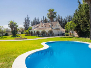 Cubo's Villa Garden